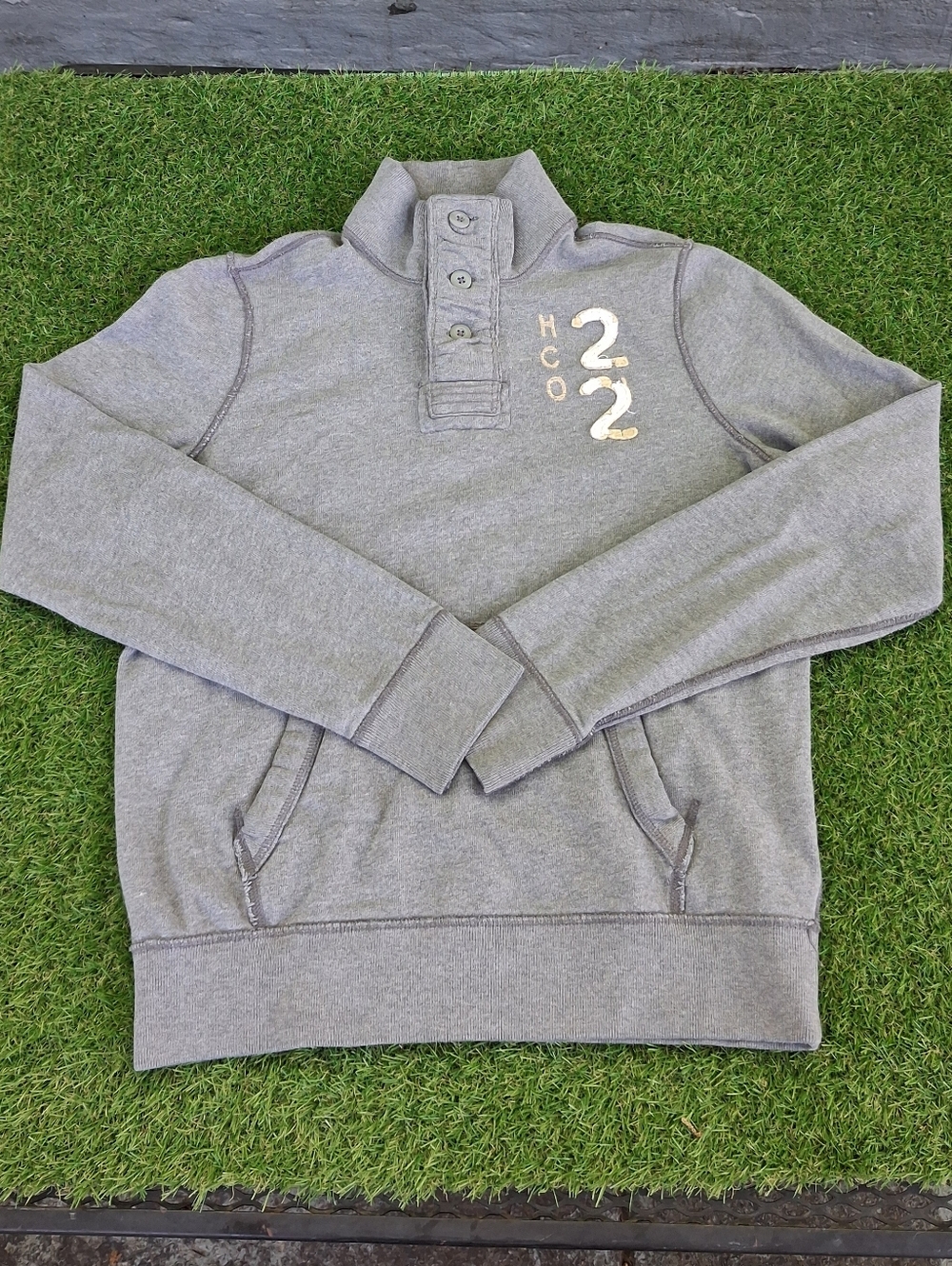 Y2K Hollister Gray Pullover with Button Neck Size Medium